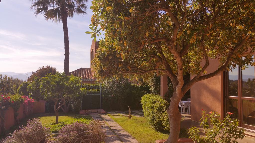 Residence Appartamenti Caffarena Àrbatax Dış mekan fotoğraf