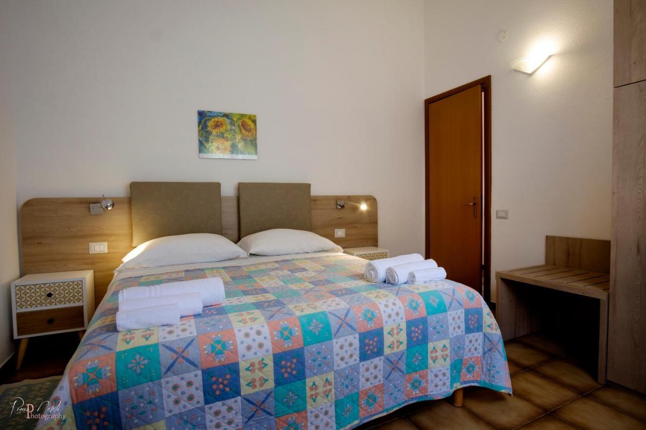 Residence Appartamenti Caffarena Àrbatax Dış mekan fotoğraf