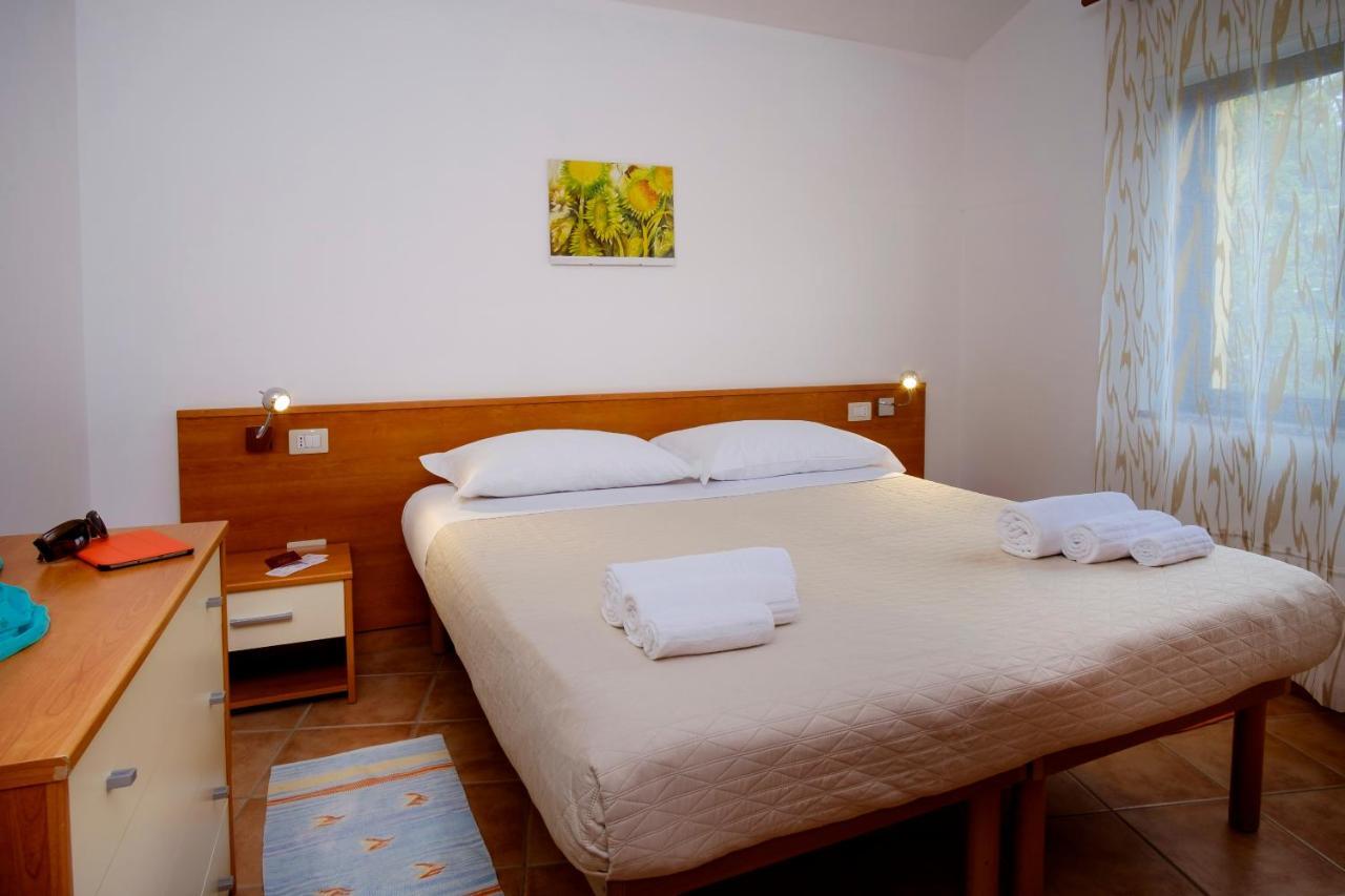 Residence Appartamenti Caffarena Àrbatax Dış mekan fotoğraf