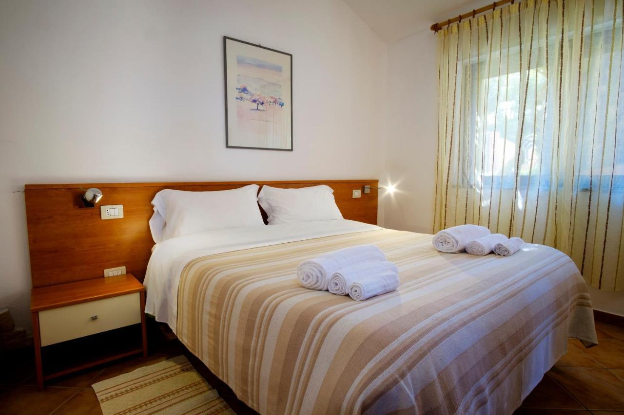 Residence Appartamenti Caffarena Àrbatax Dış mekan fotoğraf
