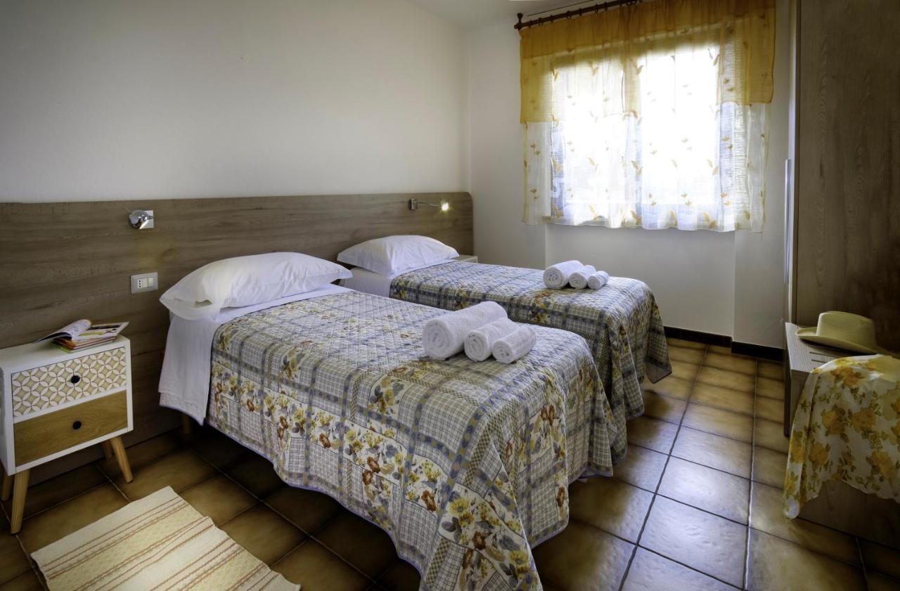 Residence Appartamenti Caffarena Àrbatax Dış mekan fotoğraf