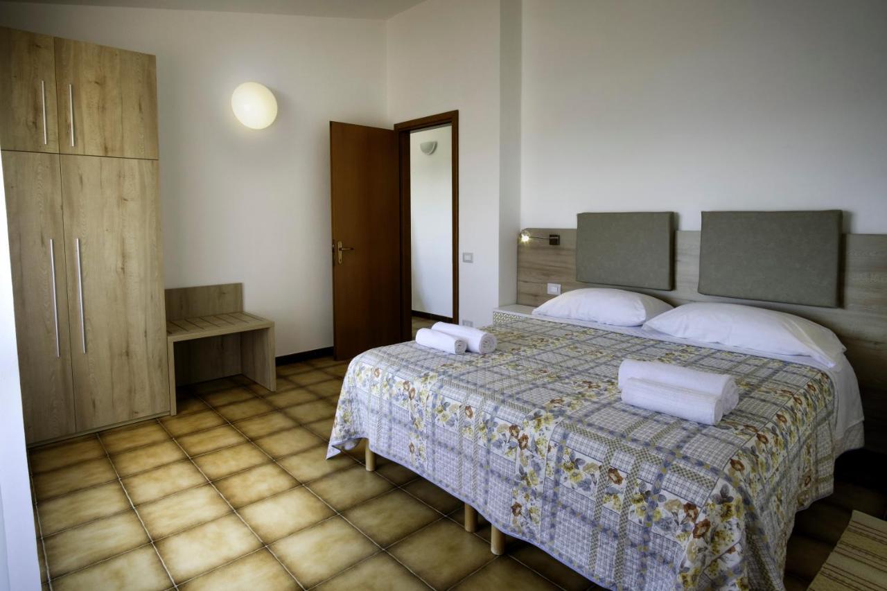 Residence Appartamenti Caffarena Àrbatax Dış mekan fotoğraf