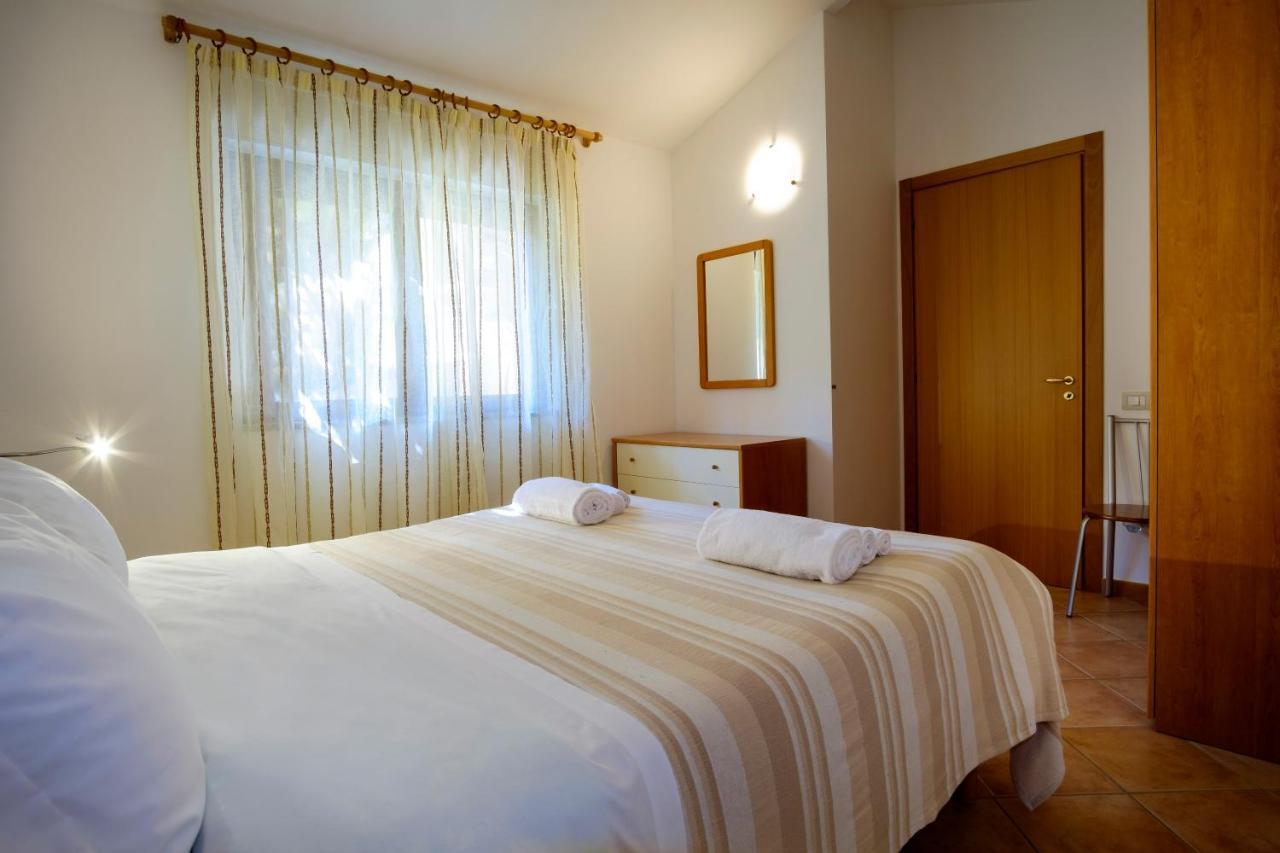 Residence Appartamenti Caffarena Àrbatax Dış mekan fotoğraf