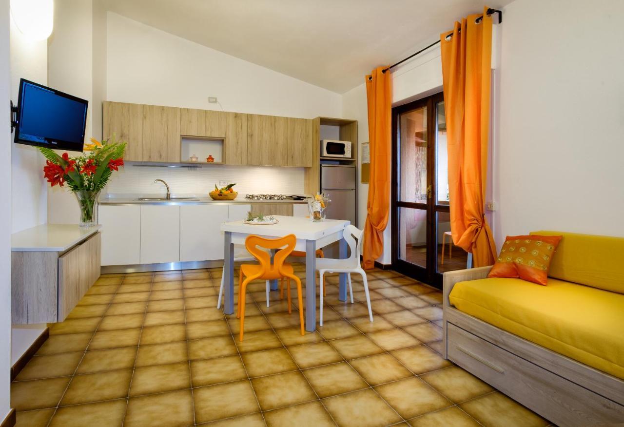 Residence Appartamenti Caffarena Àrbatax Dış mekan fotoğraf